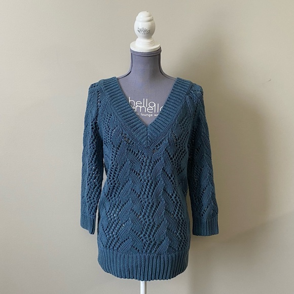 Club Monaco Dusty Blue knit crochet style 3/4 sleeve v-neck Sweater - Picture 1 of 7